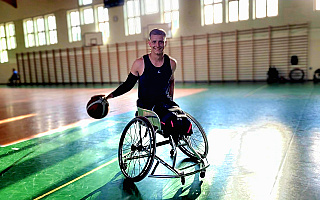 Musiał uczyć się gry w koszykówkę od początku. Dziś walczy o Ligę Mistrzów Musiał uczyć się gry w koszykówkę od początku. Dziś walczy o Ligę Mistrzów